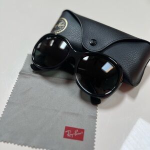 Women’s Round sunglasses